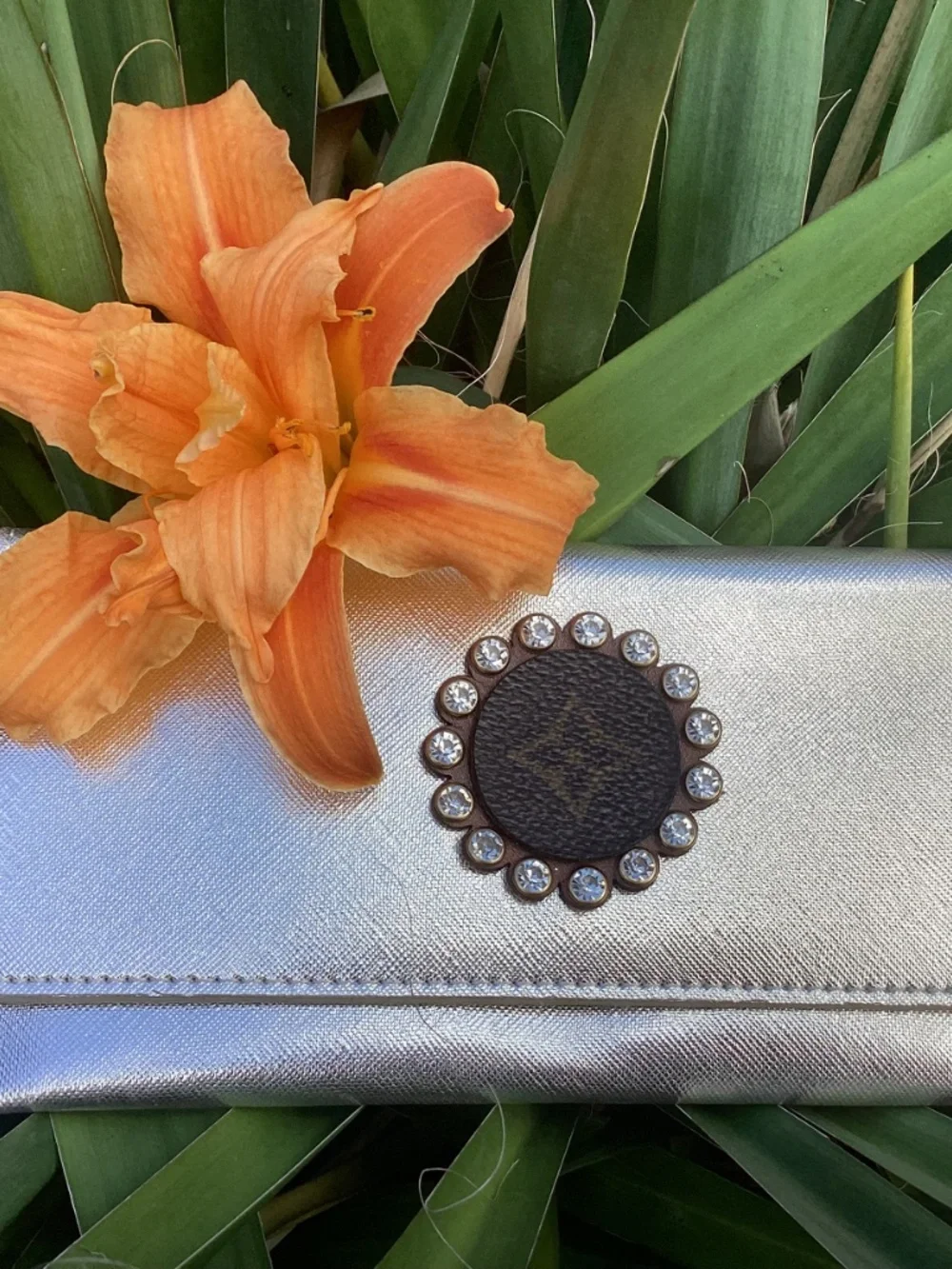 Beautiful Metallic Shine Rhinestone Checkbook Cover Card Slots Wallet🦋